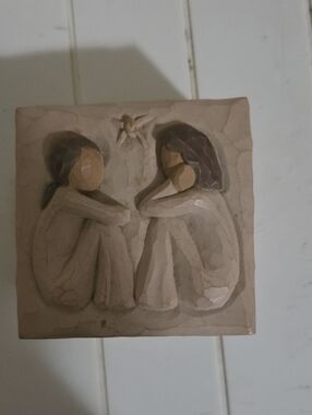 WILLOW TREE Neutral Beige and Brown Figurative Box